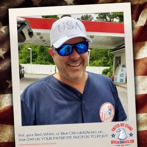 Happy guys wearing white hat and sunglasses